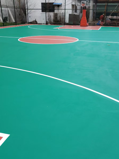 桓仁 球场长期使用易出现地面开裂